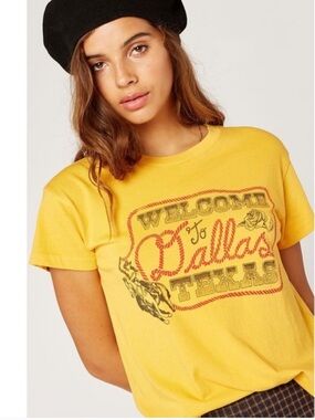 Daydreamer Yellow 'Welcome to Dallas Texas' Graphic Tee -100% Cotton